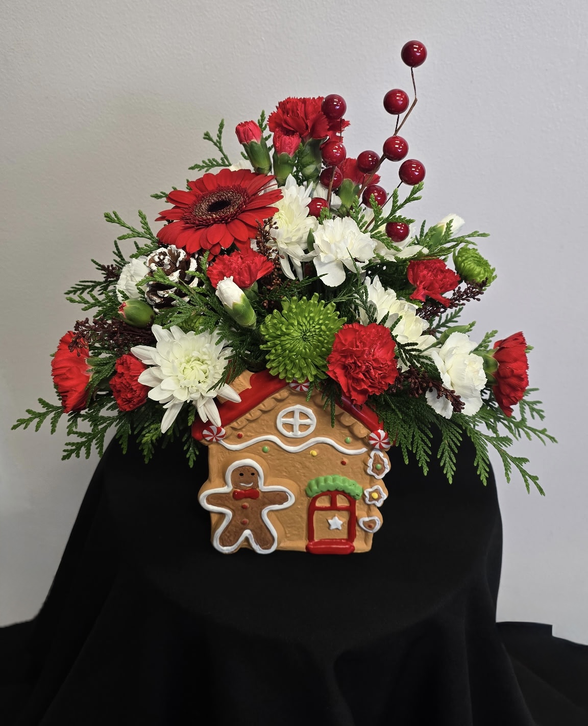 Christmas Gingerbread house flowers